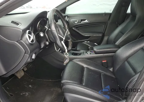 2018 Mercedes-Benz Cla 250 4Matic z USA, uszkodzony, nr VIN WDDSJ4GB6JN666553